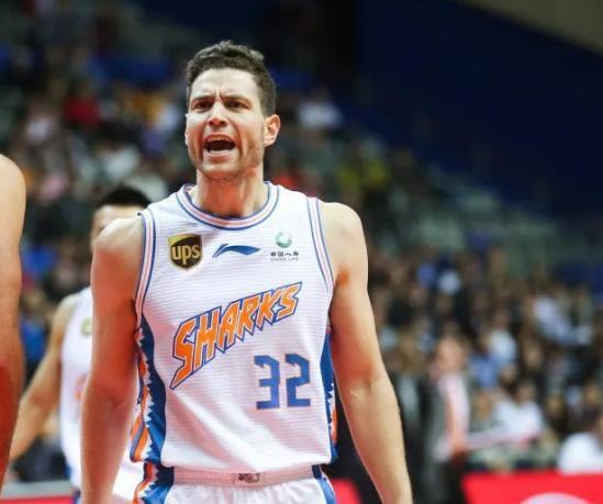 九游官网-布莱顿集结日官宣签约，志在CBA季后赛名次提升，悬念犹存，训练强度明显提升