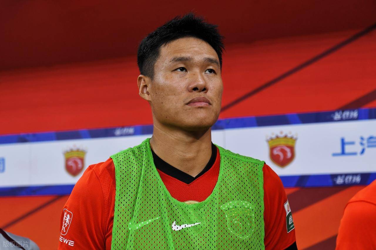 九游网页版-包含里程碑夜上海海港队长鼓劲，法甲转会期刷纪录，话题不断，控场能力受关注的词条